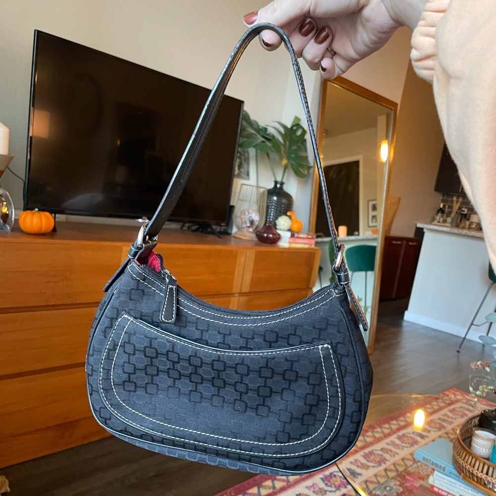 VTG y2k Nine West mini black bag.